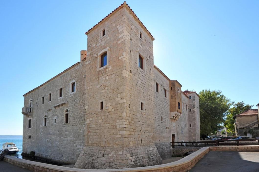 Apartment Tin Kaštela Kültér fotó